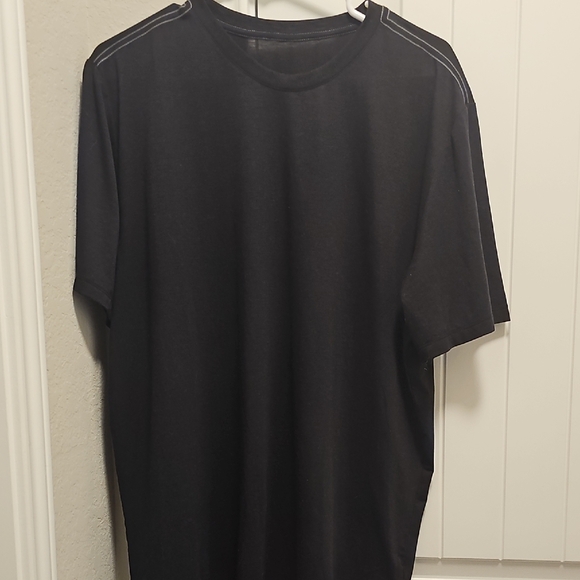 Vuori Other - Vuori Men's Black Short Sleeve Tee